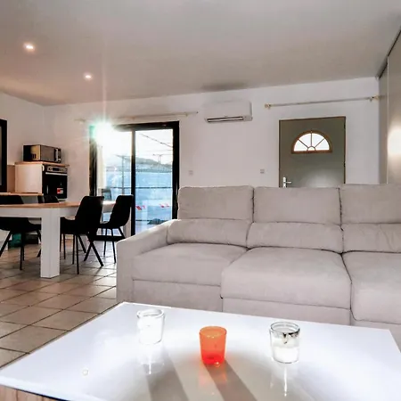 Prázdninový dům 2 Bedroom In Saint Esprit