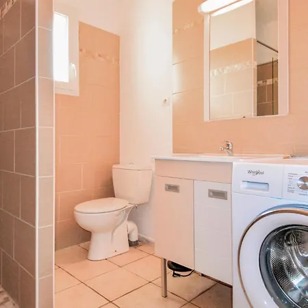 2 Bedroom In Saint Esprit Prázdninový dům
