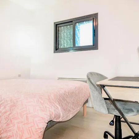 Дом отдыха 2 Bedroom Gorgeous In Saint Esprit Пон-Сент-Эспри